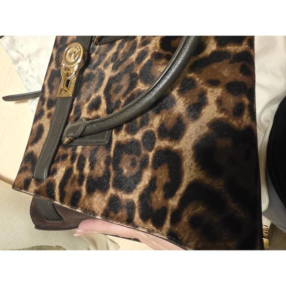 Michael Kors Hamilton Leopard Calf Hair Bag - Picture 8 of 8